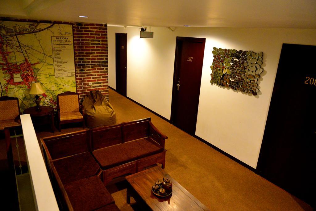 Capsule Hostel Old Batavia Джакарта Екстер'єр фото