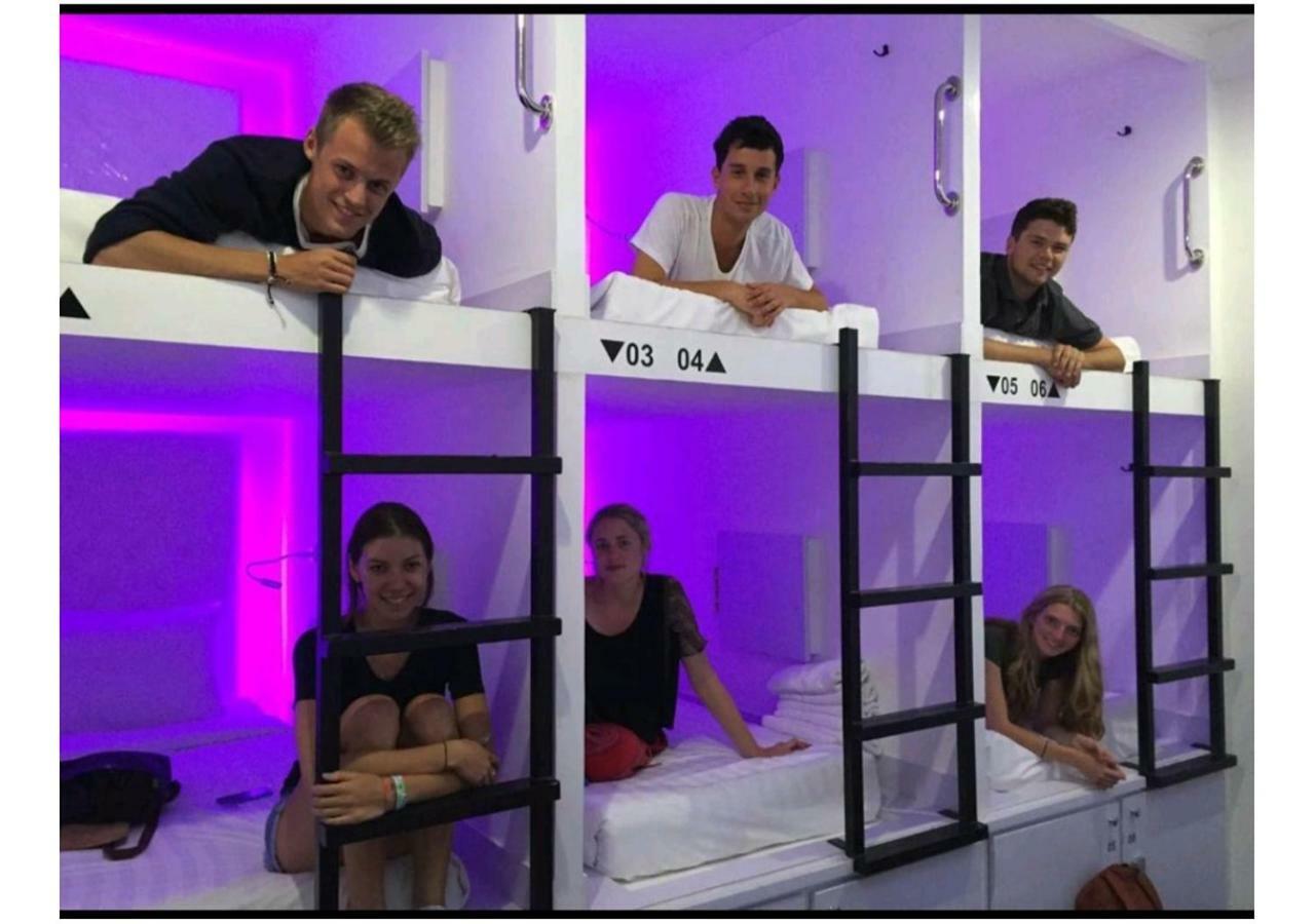 Capsule Hostel Old Batavia Джакарта Екстер'єр фото